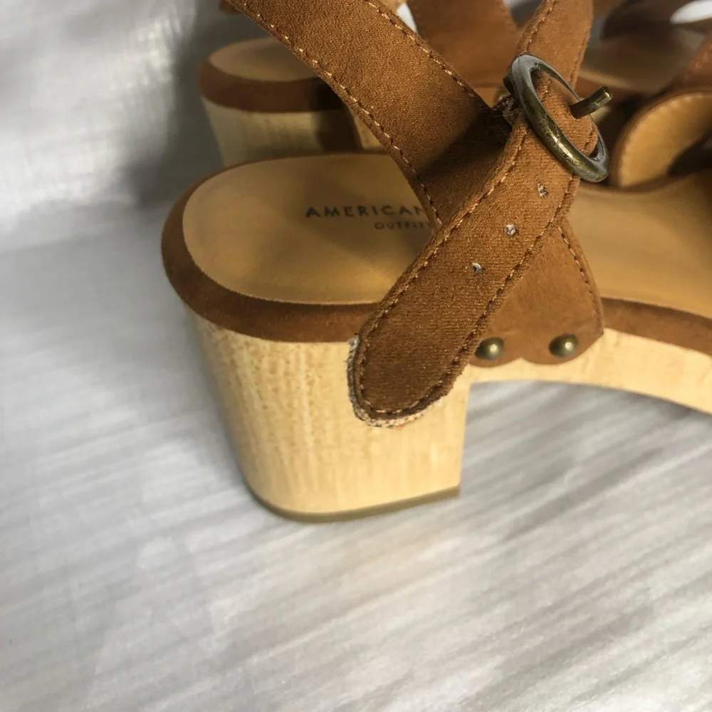 American Eagle Womens‎ Platform Sandals 8 Brown Wooden Chunky Heel Retro